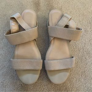 Madden Girl Esie Wedge Size 8.5